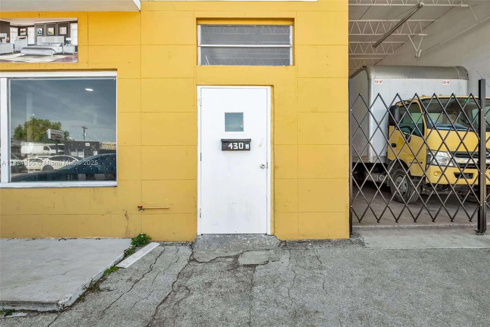 430 E 9th St, Hialeah FL 33010