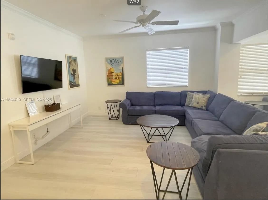 326 Harrison St # 303A, Hollywood FL 33019