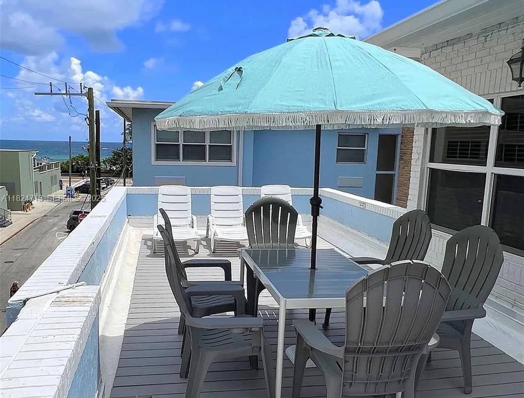 326 Harrison St # 303A, Hollywood FL 33019