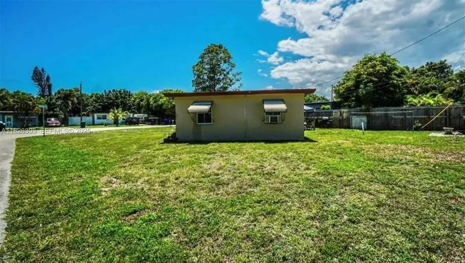 6103 Monroe St, Hollywood FL 33023