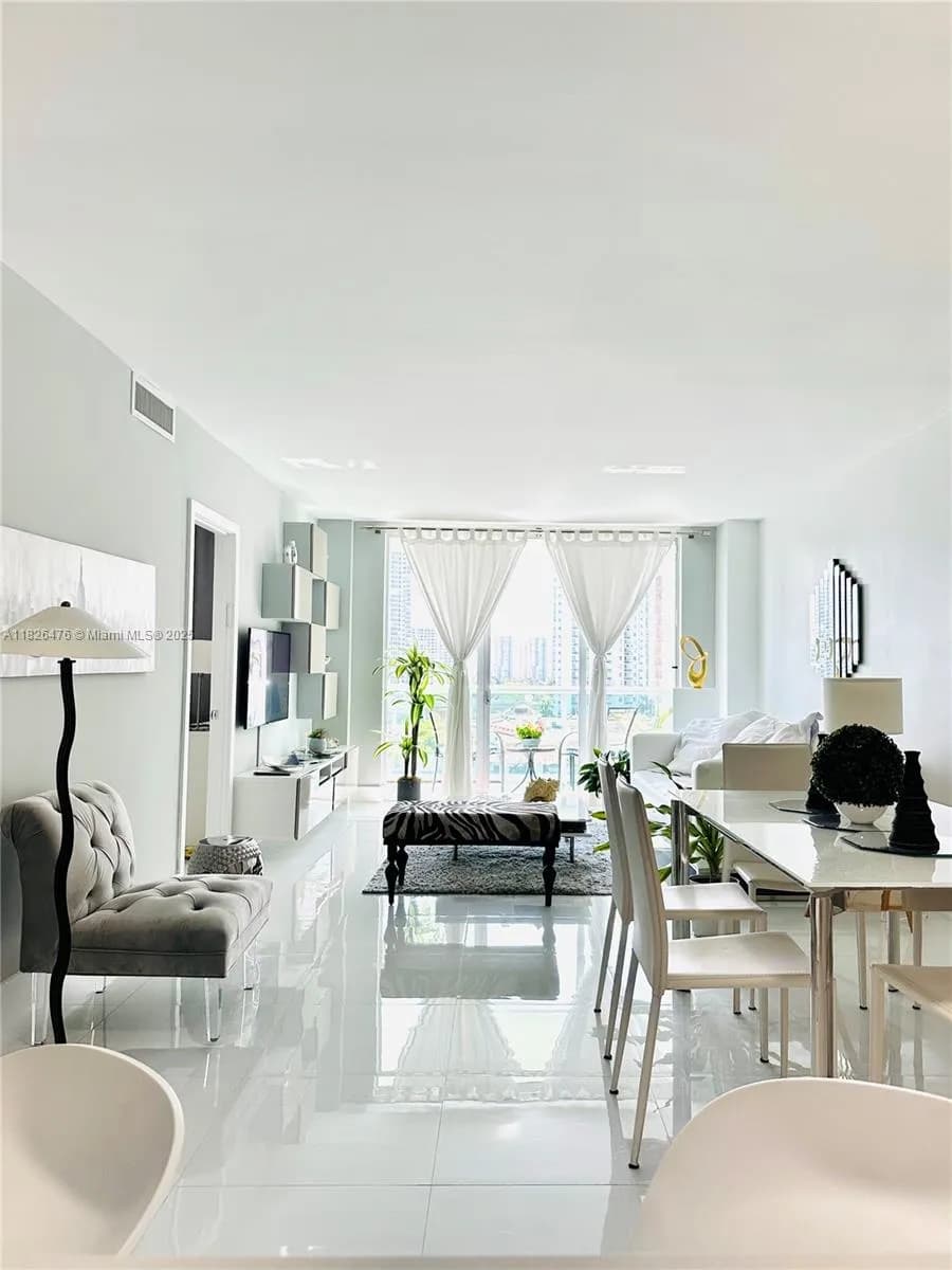 19390 Collins Ave # 911, Sunny Isles Beach FL 33160