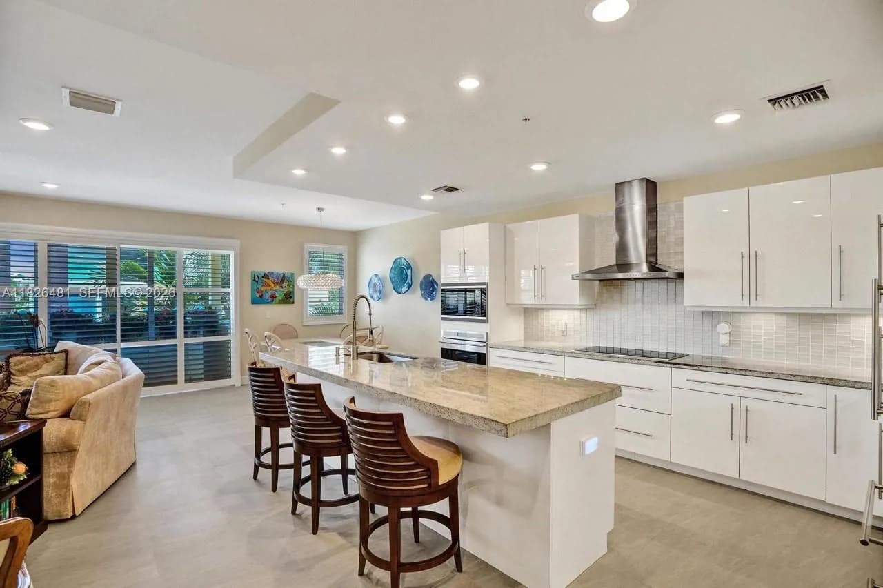 346 N Elm St # 10, Hollywood FL 33019