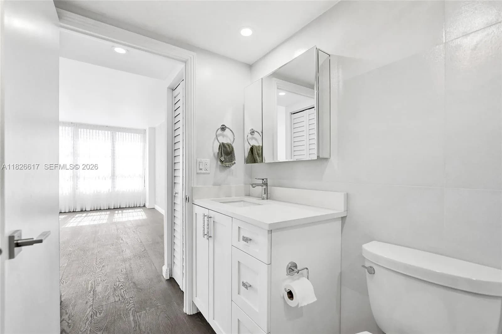 600 Three Islands Blvd # 1016, Hallandale Beach FL 33009