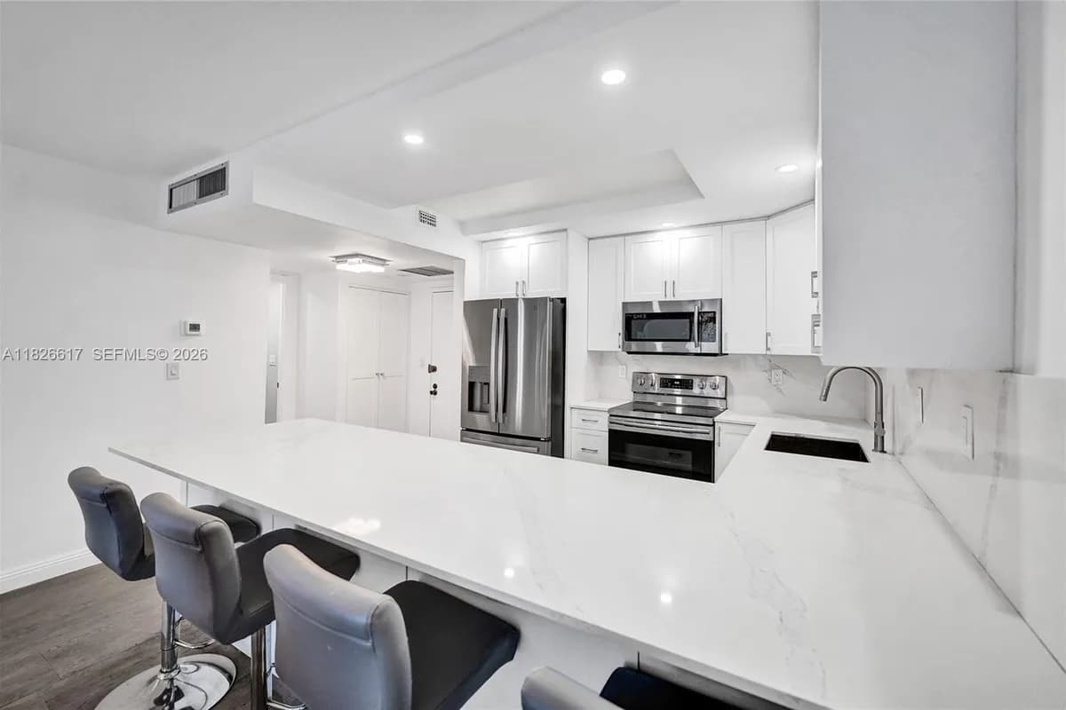 600 Three Islands Blvd # 1016, Hallandale Beach FL 33009