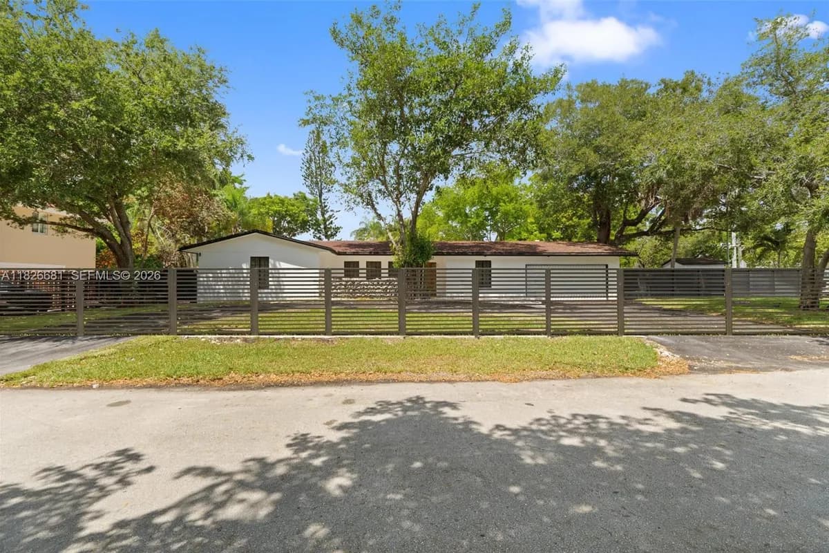 15202 SW 80th Ave, Palmetto Bay FL 33157