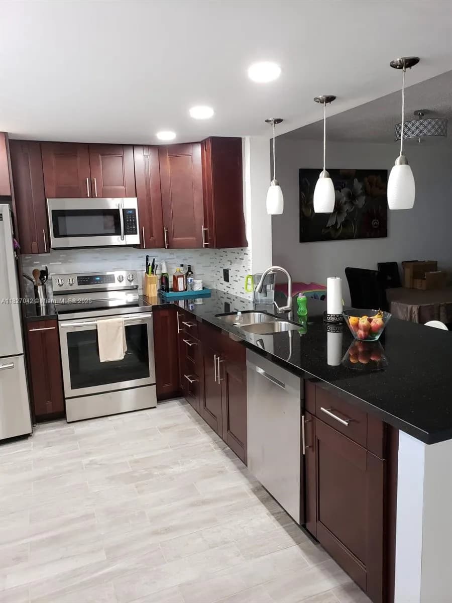 900 NE 12th Ave # 302, Hallandale Beach FL 33009