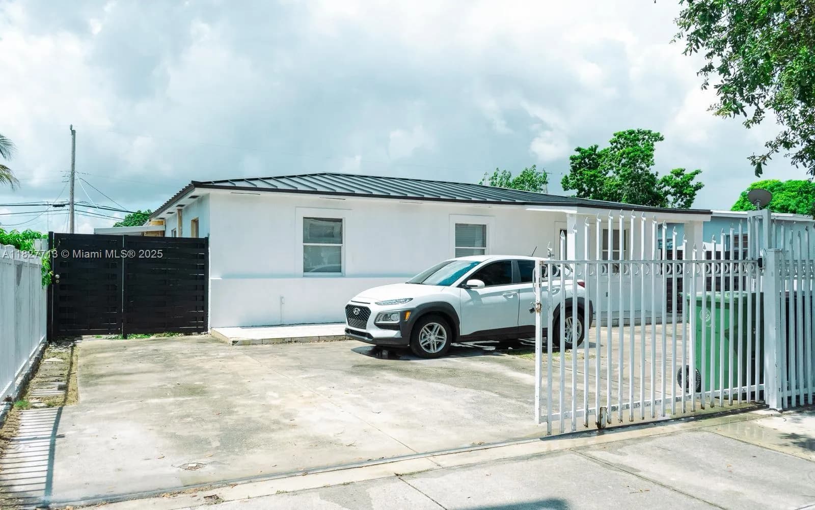 90 E 41st St, Hialeah FL 33013