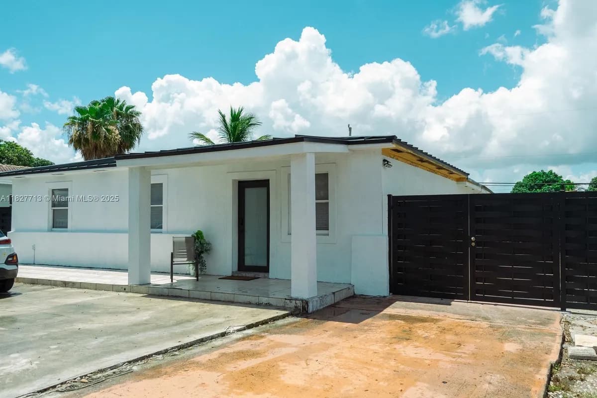 90 E 41st St, Hialeah FL 33013