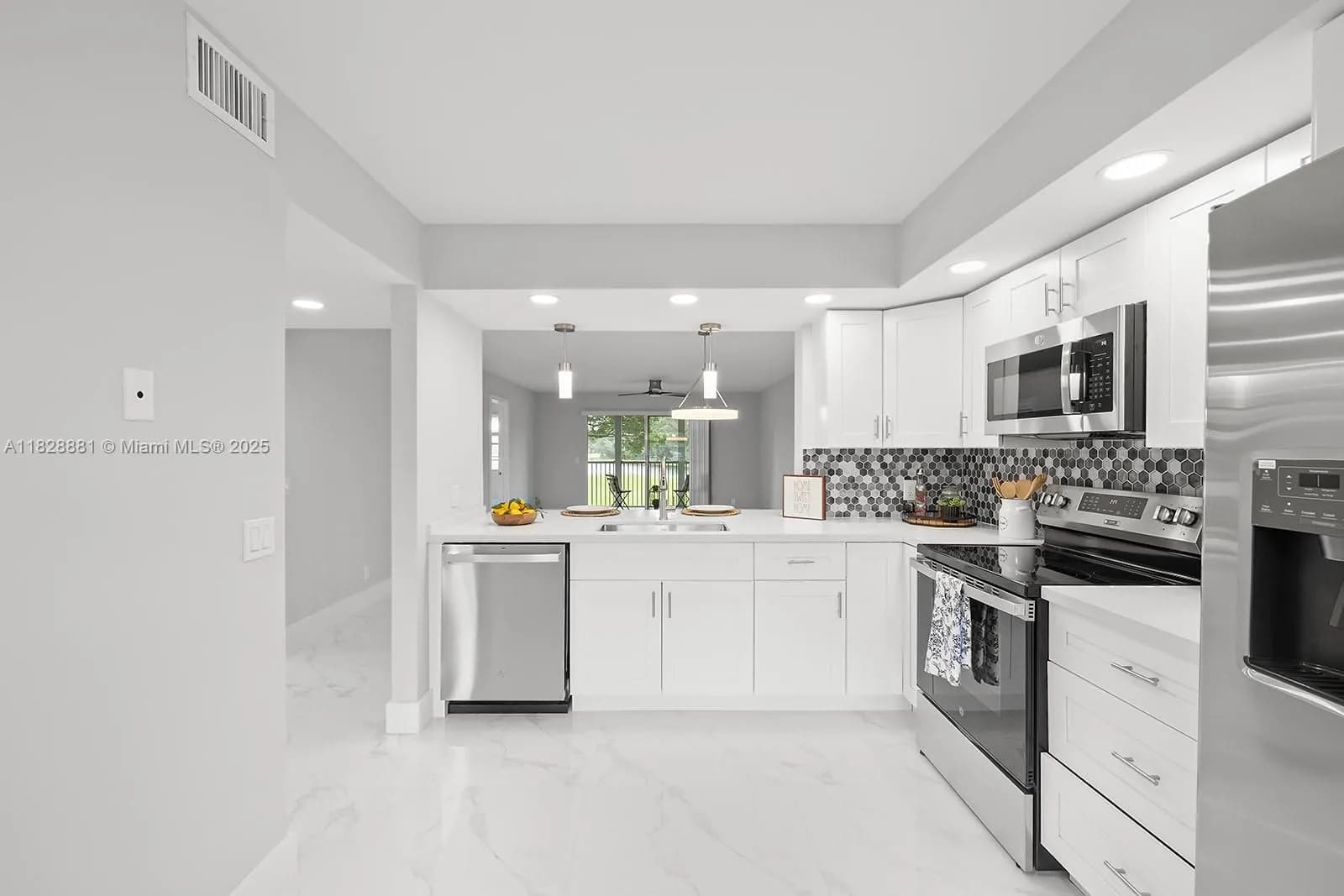 12500 SW 6th St # 206N, Pembroke Pines FL 33027