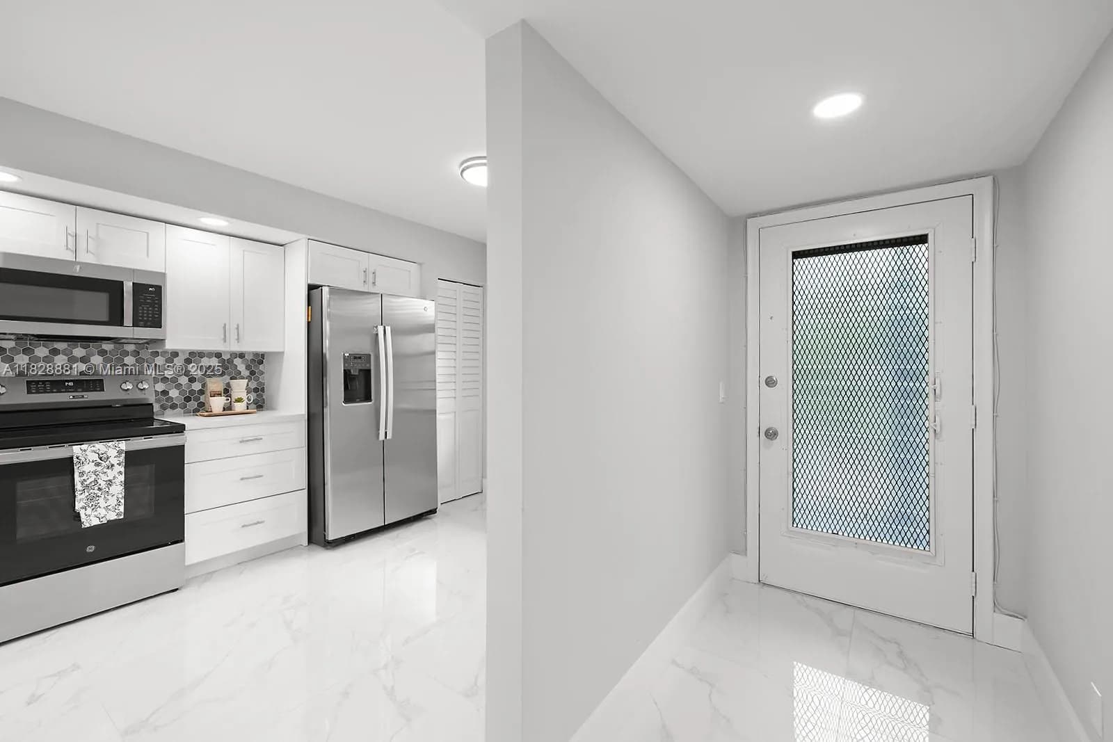 12500 SW 6th St # 206N, Pembroke Pines FL 33027