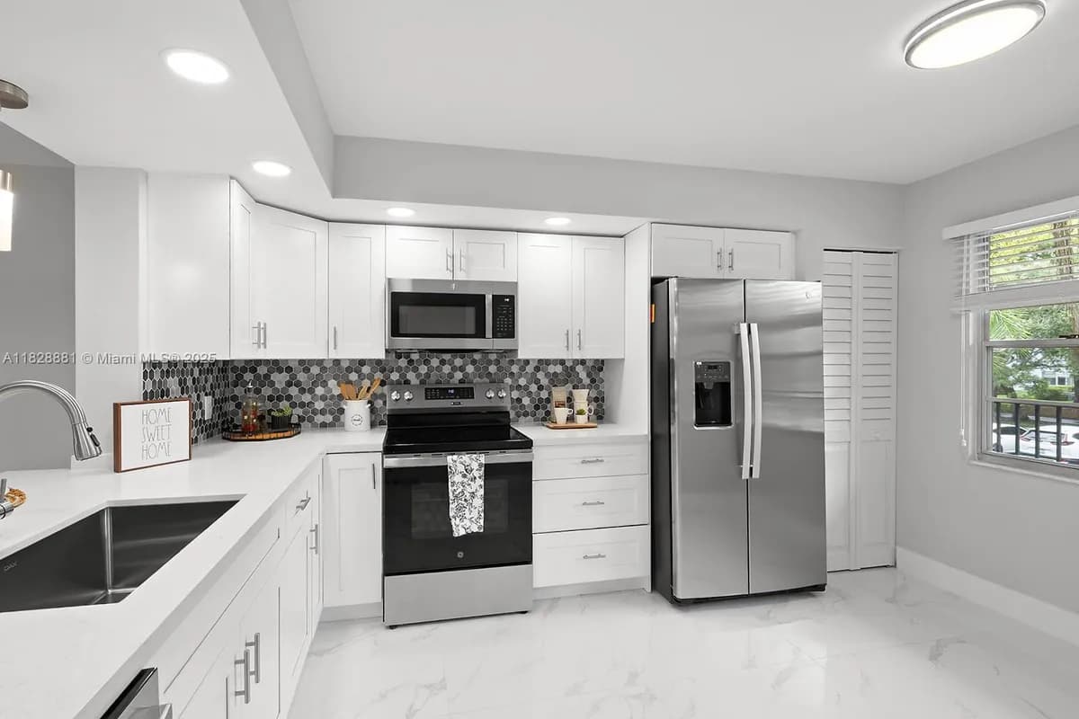 12500 SW 6th St # 206N, Pembroke Pines FL 33027