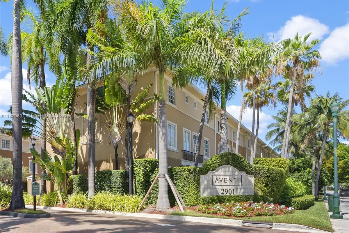 2811 NE 185th St # 804, Aventura FL 33180