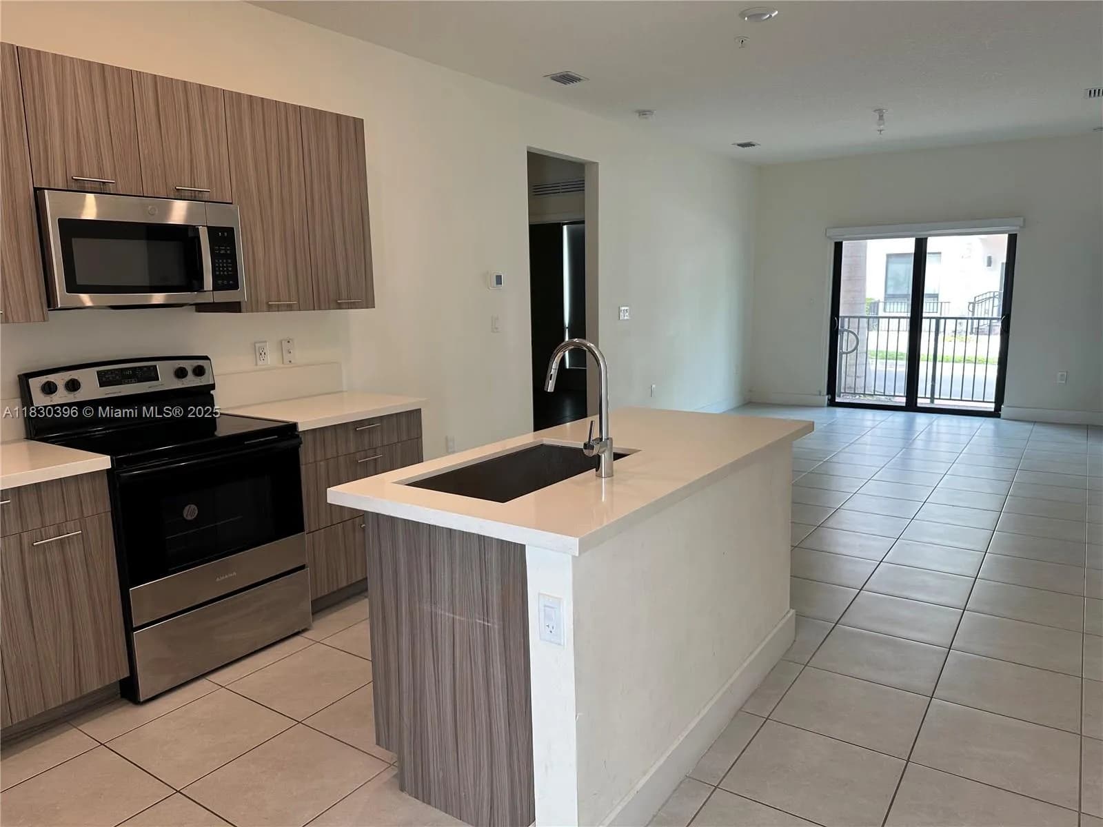 8265 NW 41 st # 104, Doral FL 33166