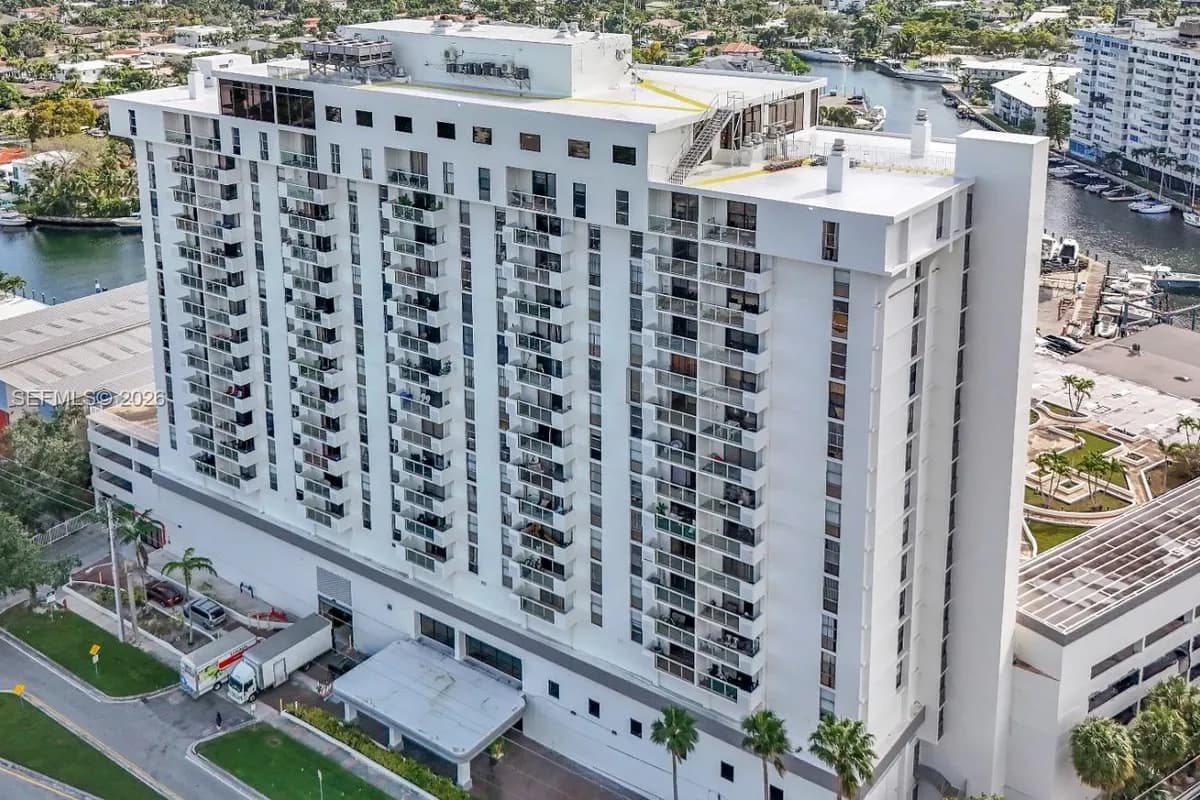 Biscayne Blvd, Aventura FL 33181