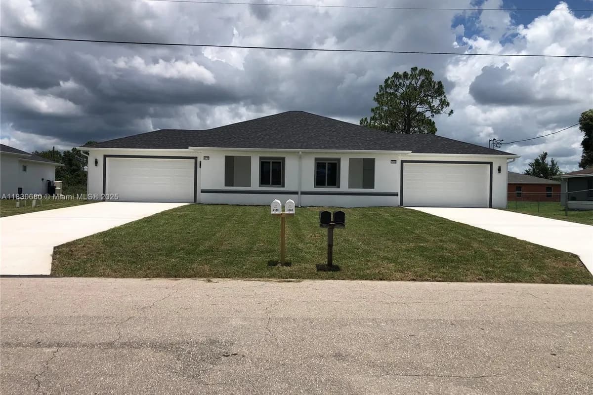 4572/4574 Golfview Blvd, Lehigh Acres FL 33973