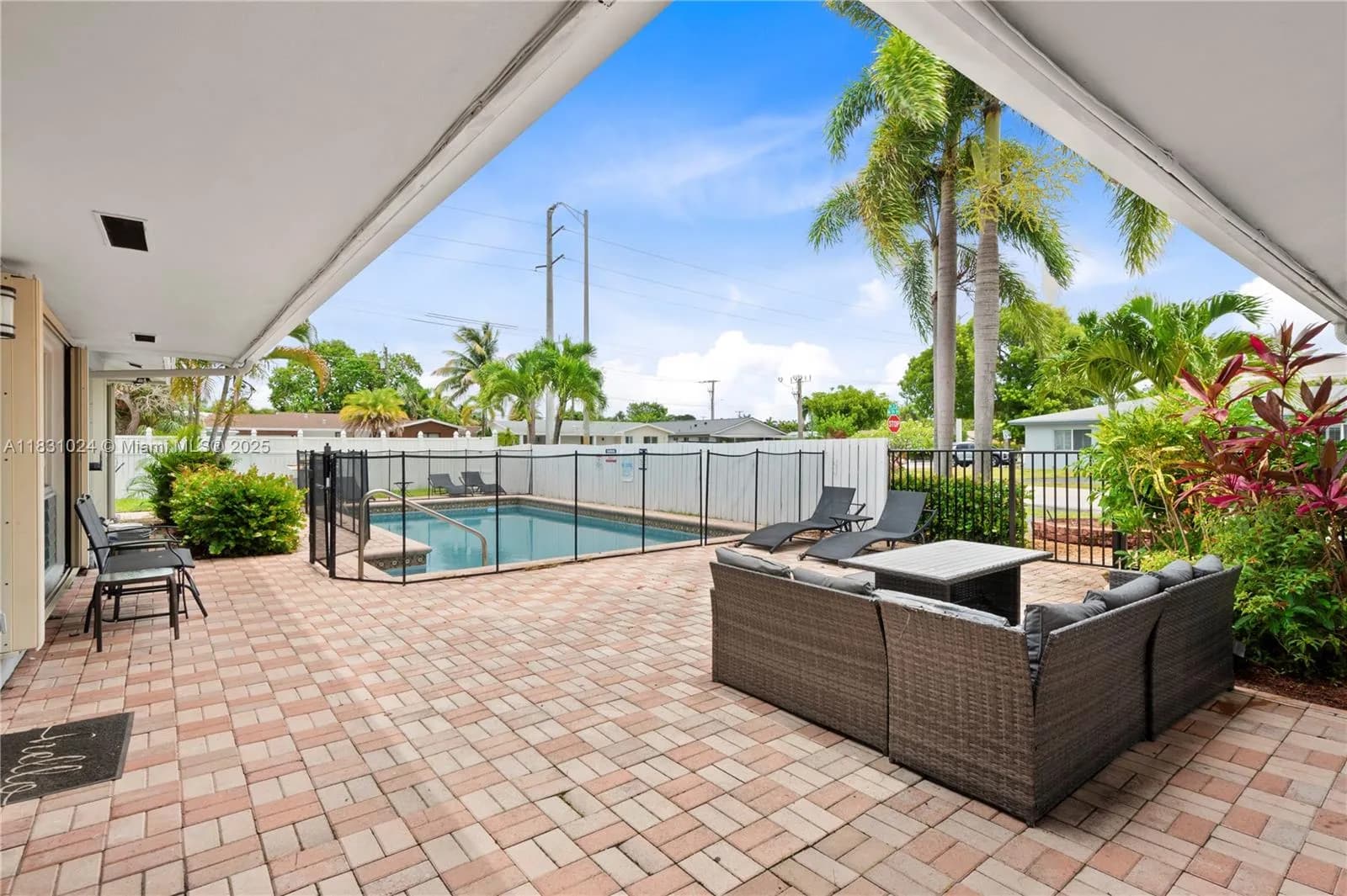 1761 NE 55th St, Fort Lauderdale FL 33334