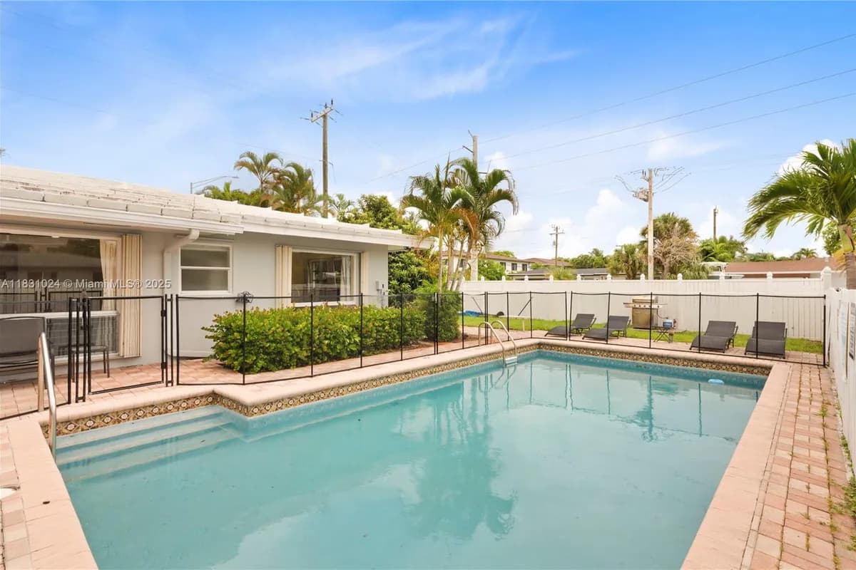 1761 NE 55th St, Fort Lauderdale FL 33334