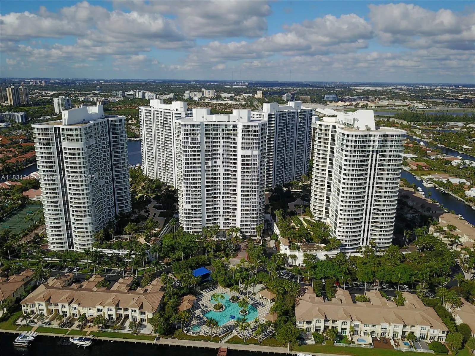21055 Yacht Club Dr # 1707, Aventura FL 33180