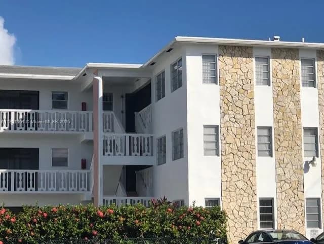 721 Atlantic Shores Blvd # 306, Hallandale Beach FL 33009