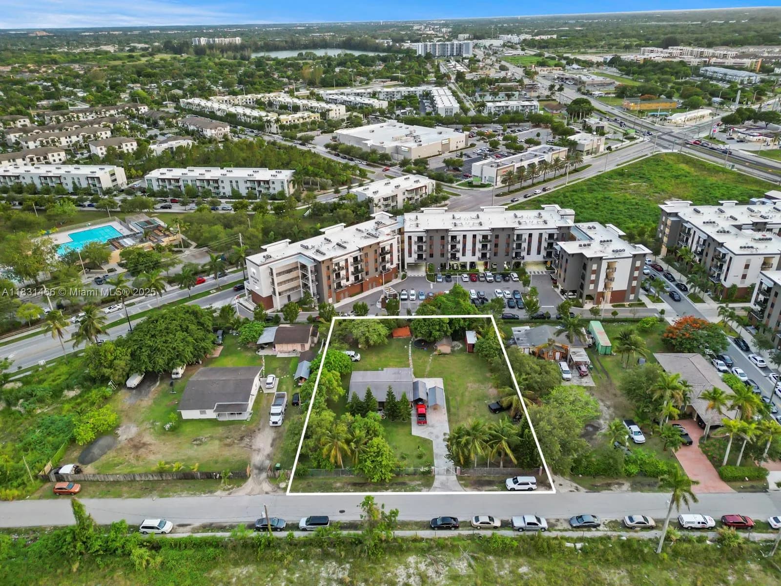 14240 Henderson St, Homestead FL 33032