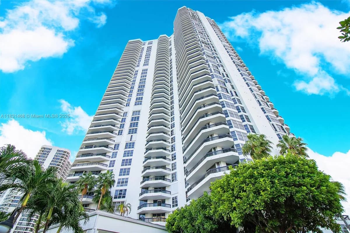 3500 Mystic Pointe Dr # 1908, Aventura FL 33180