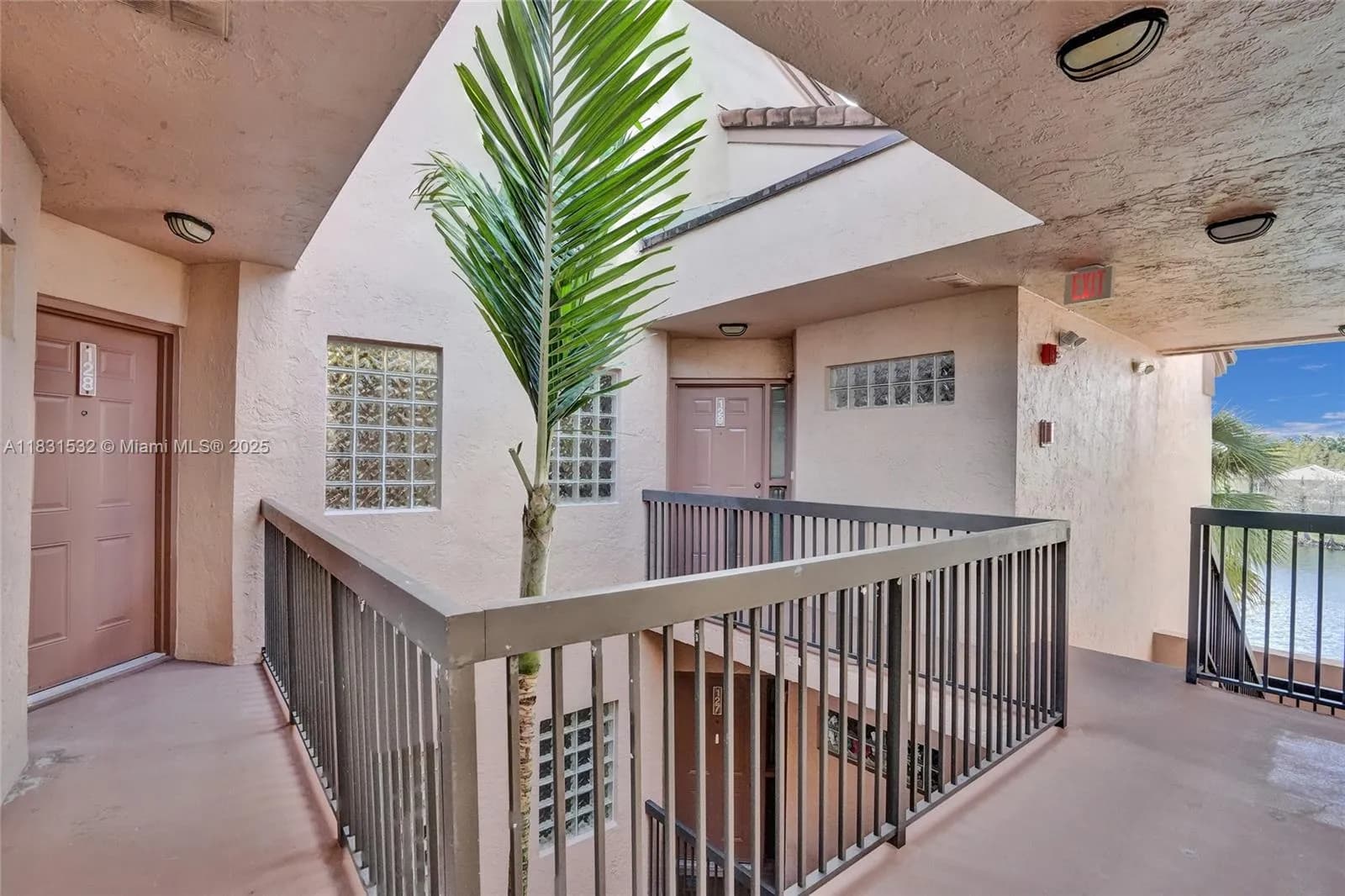 10690 NW 14th St # 128, Plantation FL 33322