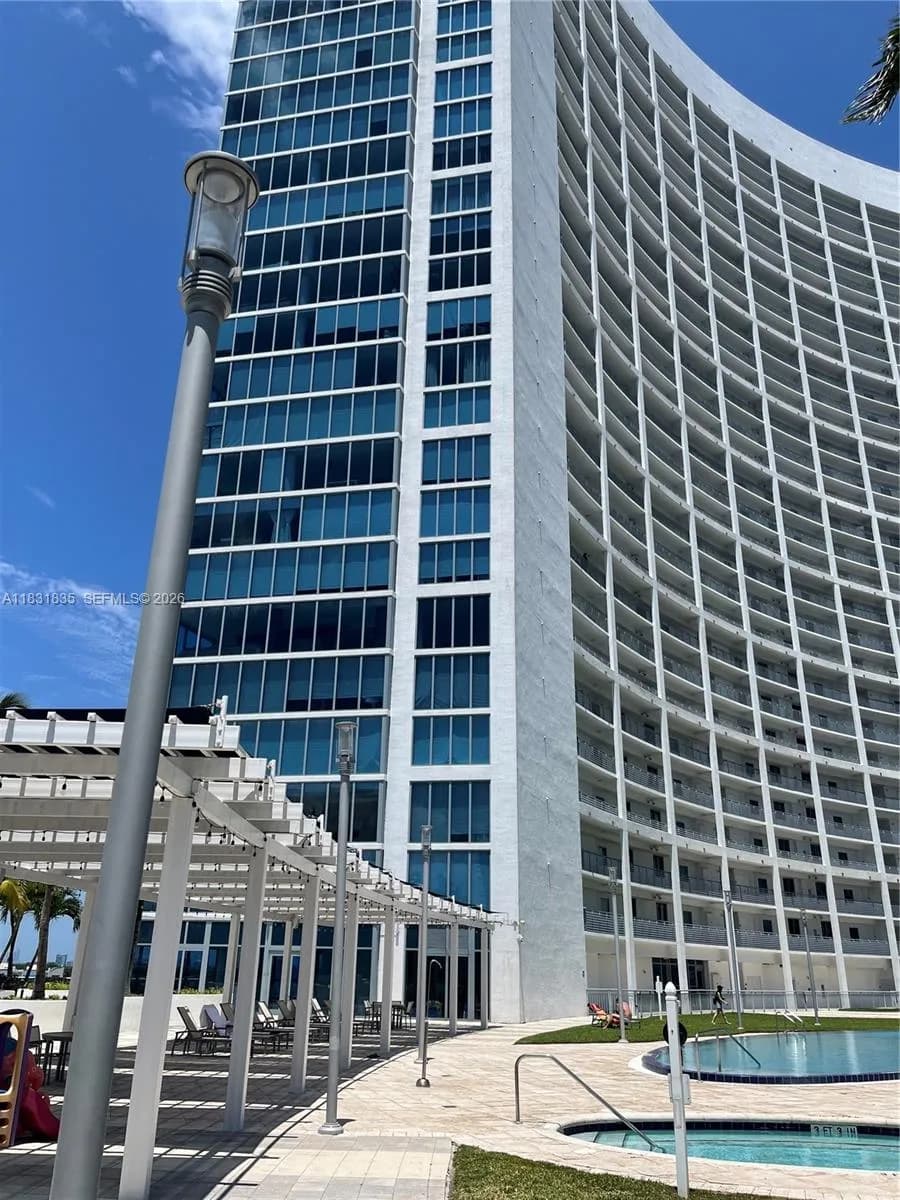 601 NE 36th St # 1908, Miami FL 33137