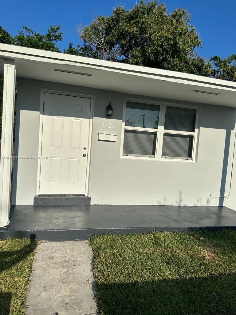 3 bedroom 2 bath for sale at 1219 N 20th Ave, Hollywood FL 33020
