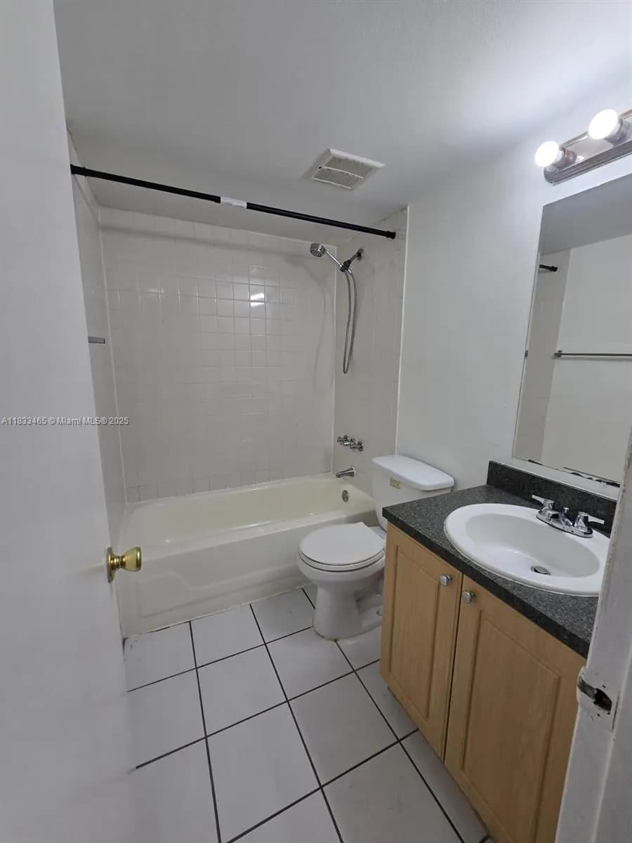 405 S Pine Island Rd # 401D, Plantation FL 33324