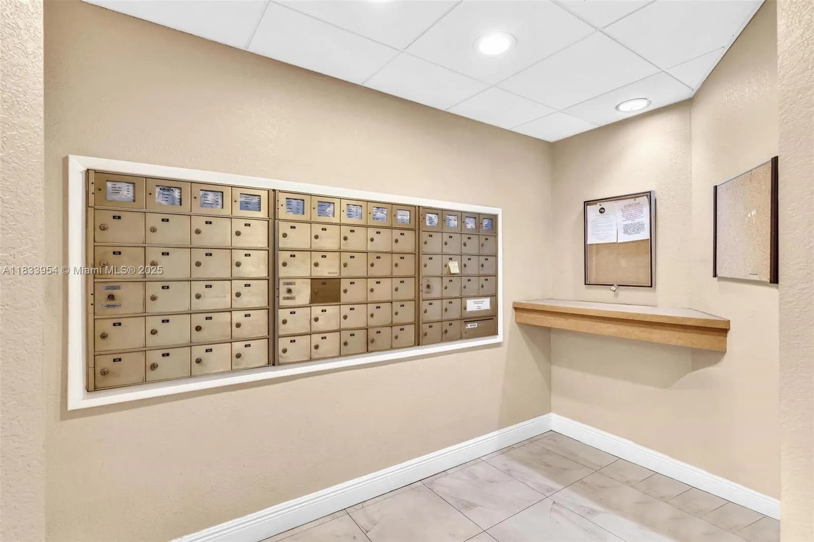 3800 N Hills Dr # 312, Hollywood FL 33021