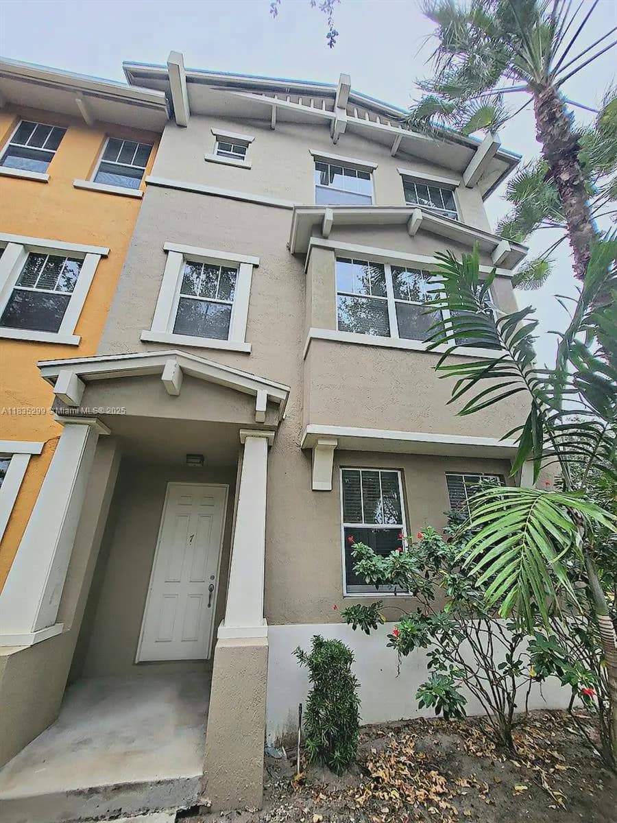 430 Amador Ln # 7, West Palm Beach FL 33401