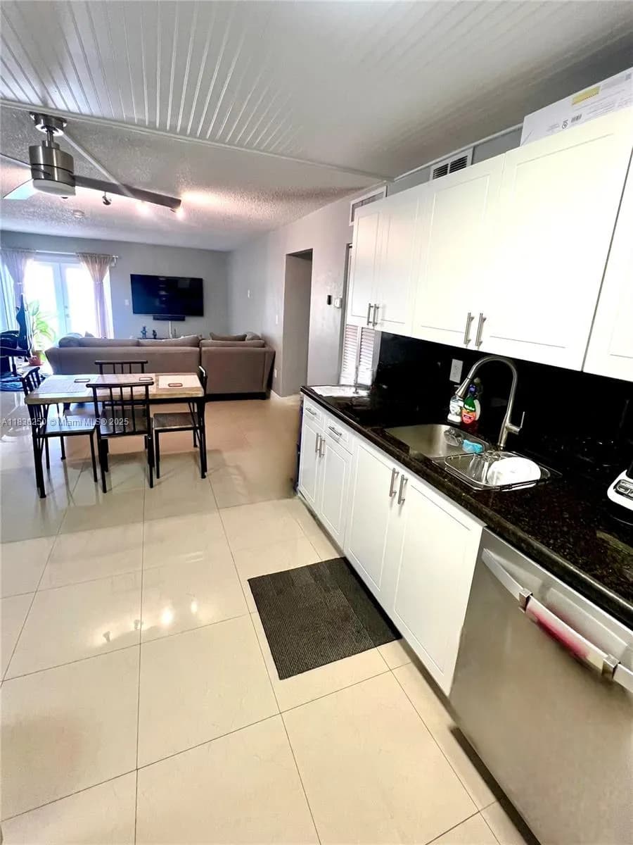 1810 W 56th St # 3317, Hialeah FL 33012