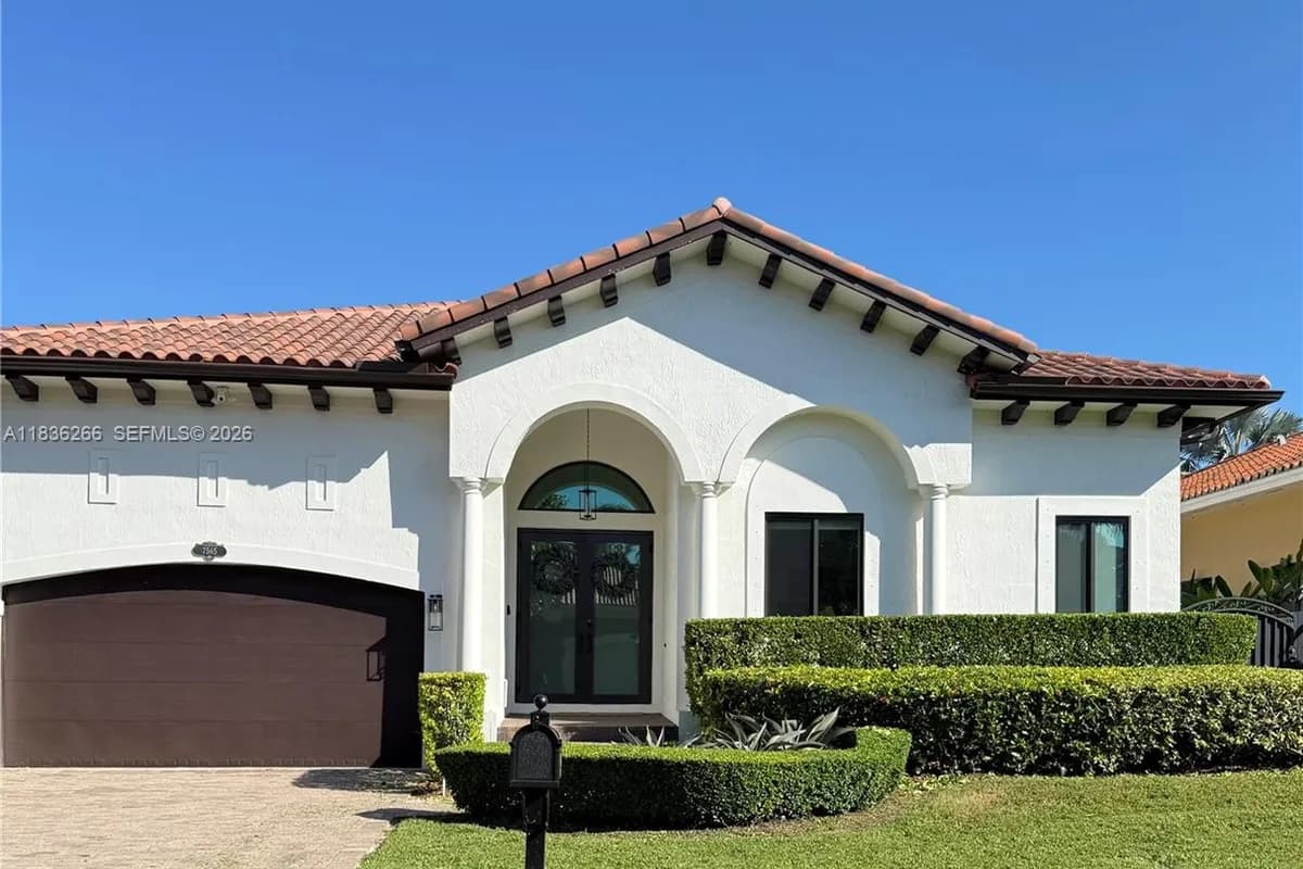 7565 SW 190th St, Cutler Bay FL 33157