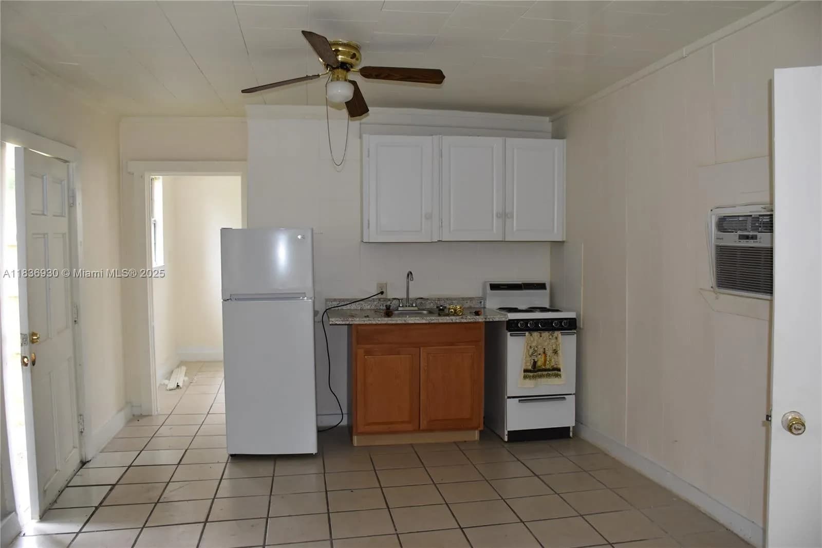 2611 Hiawatha Ave, Sanford FL 32773