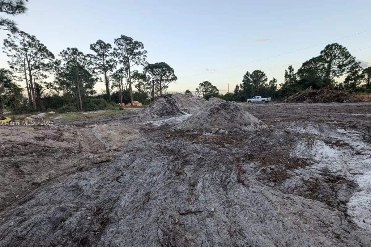 1247 Antonio Street E, Lehigh Acres FL 33974