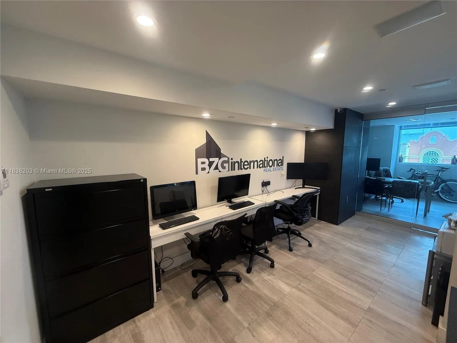 40 SW 13th St, Miami FL 33130