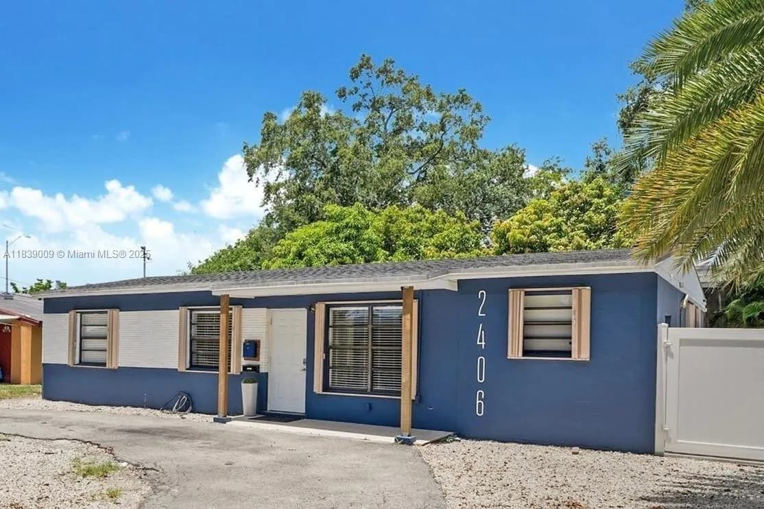 4 bedroom 4 bath for sale at 2406 N 28th Ave, Hollywood FL 33020