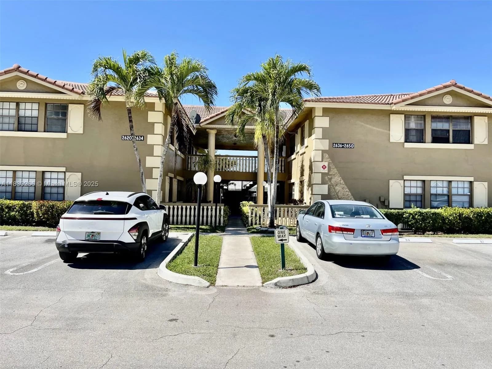 2624 Riverside Dr # 2624, Coral Springs FL 33065