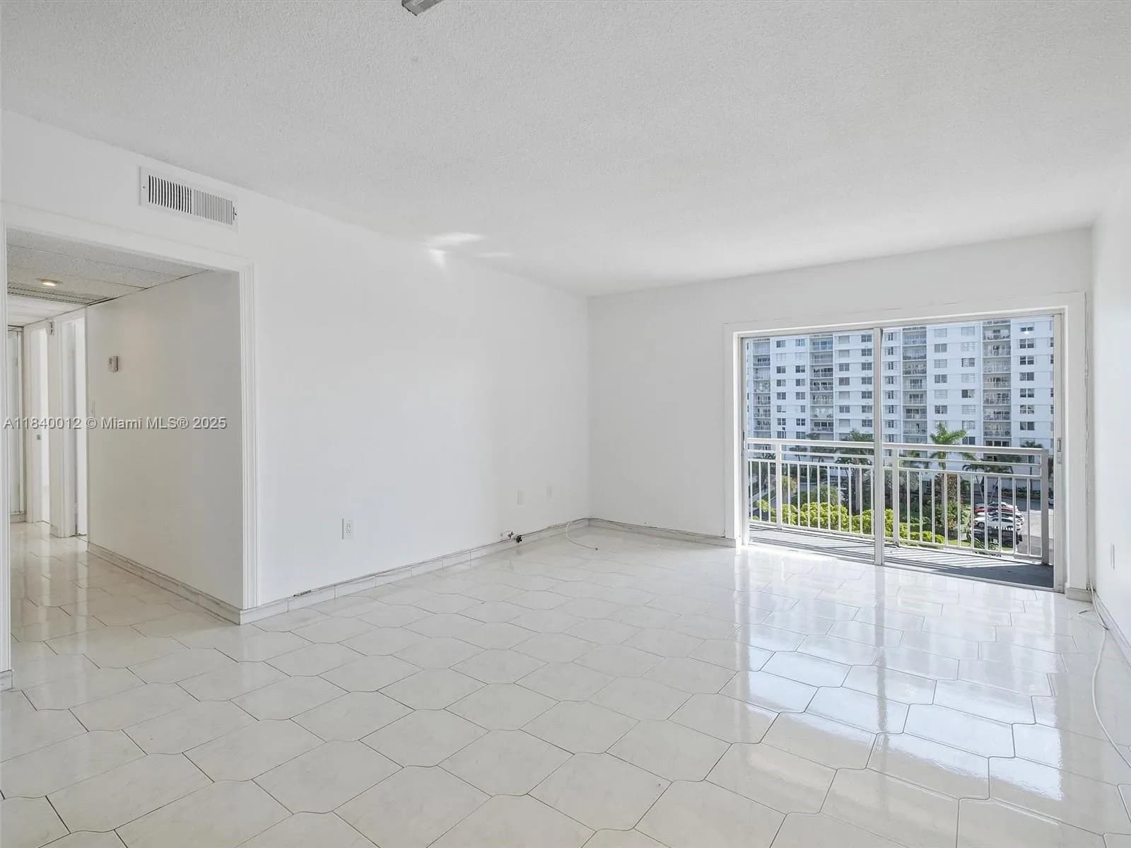 400 Kings Point Dr # 523, Sunny Isles Beach FL 33160