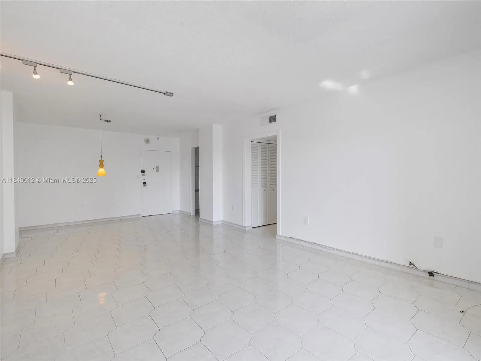 400 Kings Point Dr # 523, Sunny Isles Beach FL 33160