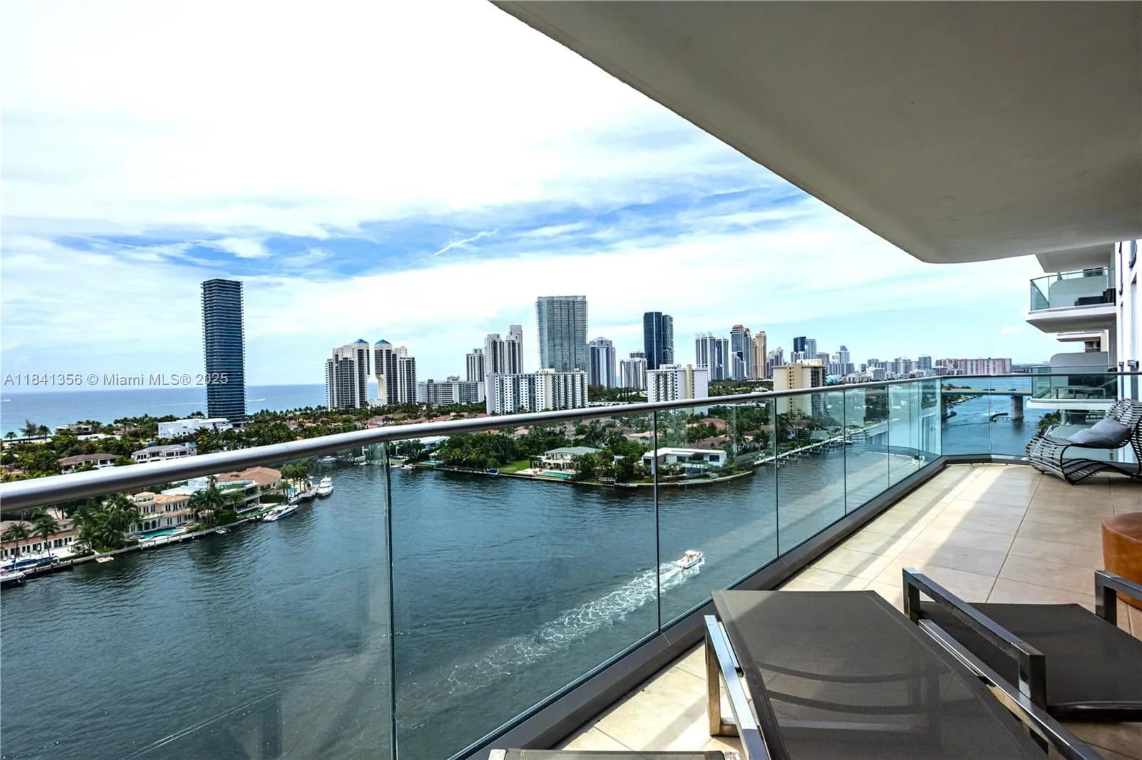 19707 Turnberry Way # 18J, Aventura FL 33180