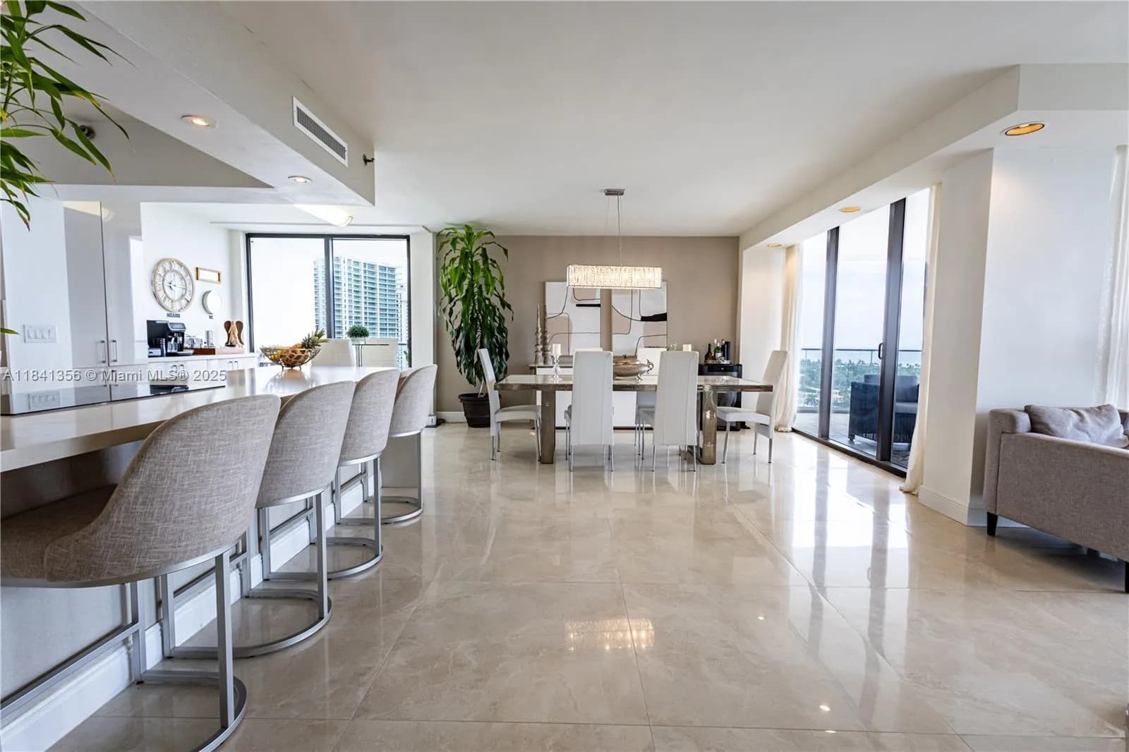 19707 Turnberry Way # 18J, Aventura FL 33180