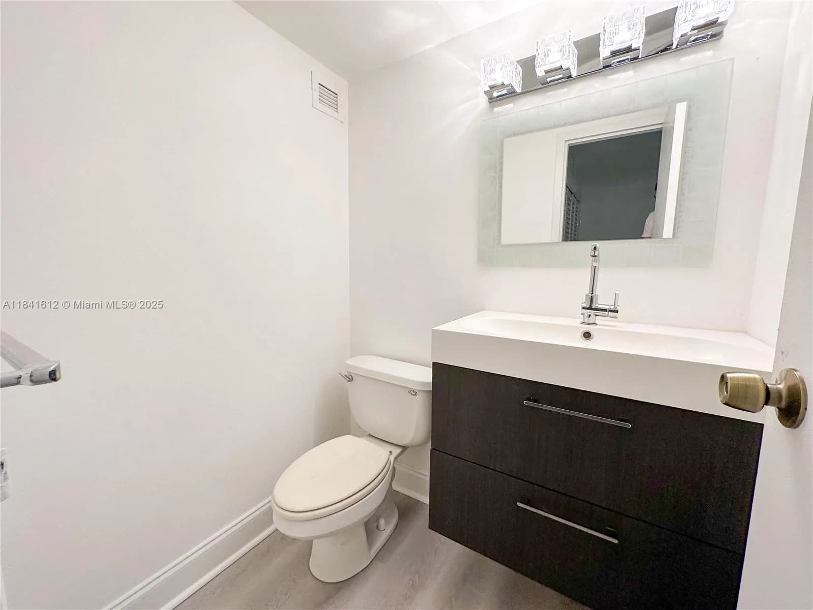 17011 N Bay Rd # 216, Sunny Isles Beach FL 33160