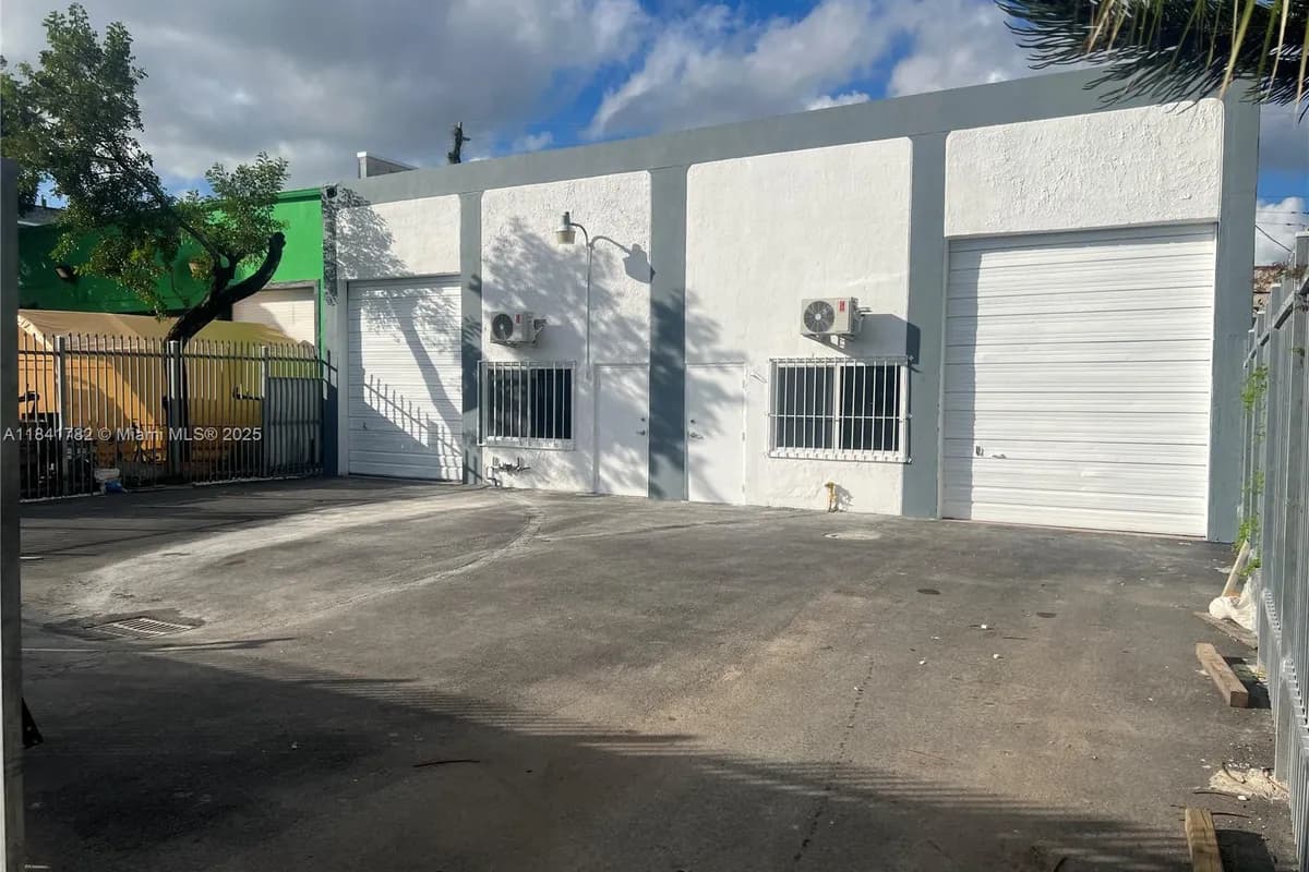 5905 Plunkett St # A, Hollywood FL 33023