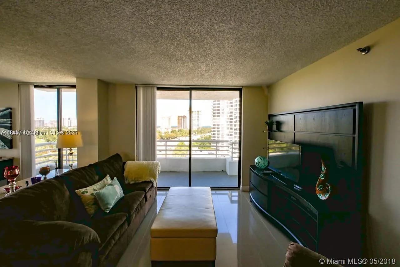 3300 NE 192nd St # 1107, Aventura FL 33180