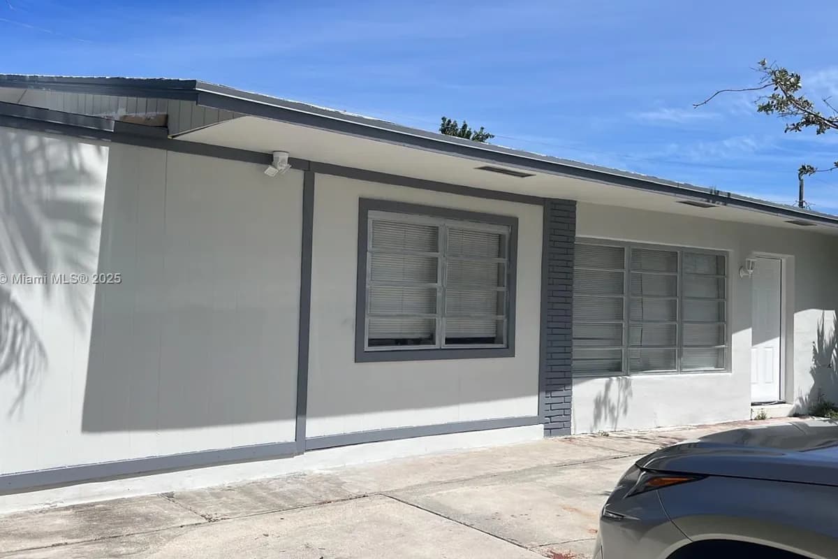 2600 NE 8th Ave, Pompano Beach FL 33064