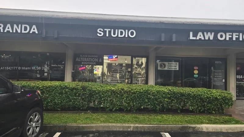 8275 W Broward Blvd, Plantation FL 33324