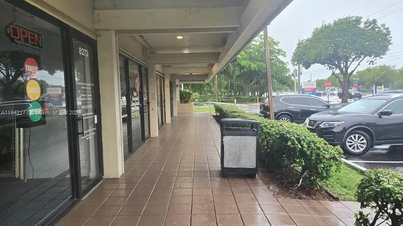 8275 W Broward Blvd, Plantation FL 33324