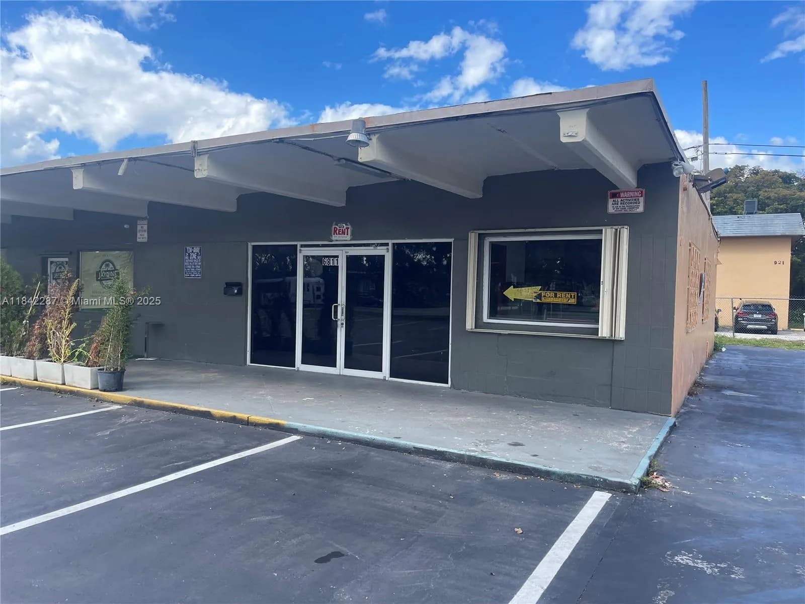 6811 Johnson St, Hollywood FL 33024