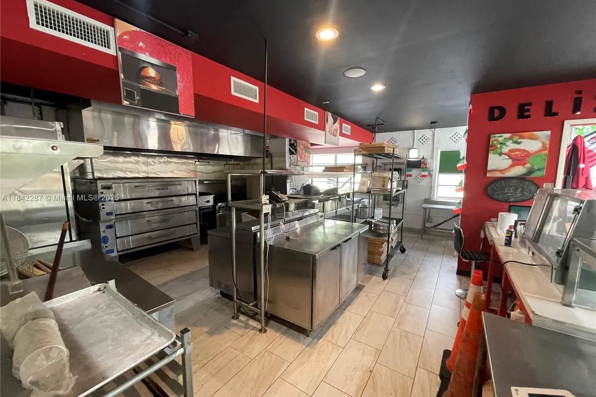 6811 Johnson St, Hollywood FL 33024